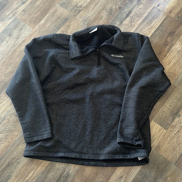 Charcoal gray large Columbia quarter zip sweater. - Picture 1 of 1